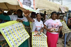 Phụ nữ tham gia cuộc vận động bầu cử quốc hội Bờ Biển Ngà ở quận Yopougon, ngoại ô Abidjan. (Nguồn: AFP)