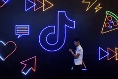 Cơ quan Giám sát truyền thông Anh yêu cầu các nền tảng video phải nỗ lực bảo vệ người dùng hơn nữa. (Nguồn: Reuters)