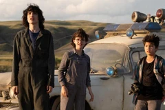 Finn Wolfhard, Mckenna Grace và Logan Kim trong "Ghostbusters: Afterlife." (Nguồn: CNN)