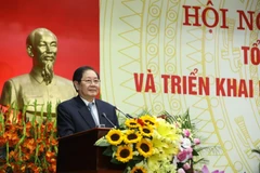 Bộ trưởng Bộ Nội vụ Lê Vĩnh Tân phát biểu khai mạc Hội nghị trực tuyến toàn quốc tổng kết 5 năm giai đoạn 2016 - 2020 và triển khai nhiệm vụ công tác năm 2021 của ngành Nội vụ. (Ảnh: Văn Điệp/TTXVN)