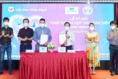 Cục Công nghệ thông tin ký bản ghi nhớ hợp tác với Tập đoàn SOVICO và tiếp nhận phần mềm tổng hợp, phân tích, báo cáo tình hình dịch COVID-19 và phần mềm quản lý thu mẫu xét nghiệm COVID-19. (Nguồn: viettimes.vn