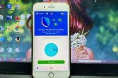 Ứng dụng Bluezone trên điện thoại. (Nguồn: Vietnam+)