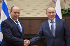 Thủ tướng Israel Naftali Bennett (trái) gặp Tổng thống Nga Vladimir Putin tại Sochi, Nga, ngày 22/11. (Nguồn: GPO)