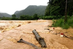 Hà Giang: Đi ôtô qua cầu tràn, một người đàn ông bị lũ cuốn trôi