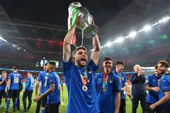 [Video] Italy ăn mừng chức vô địch EURO 2020, báo công với Tổng thống