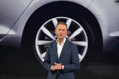 Chỉ tịch Hồi đồng quản trị Tập đoàn Volkswagen (VW), ông Herbert Diess. (Ảnh: AFP/TTXVN)