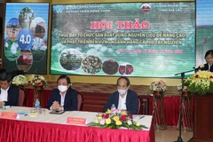 Hội thảo "Thúc đẩy tổ chức sản xuất vùng nguyên liệu để nâng cao và phát triển bền vững ngành Càphê Tây Nguyên". (Ảnh: Hồng Điệp/TTXVN)