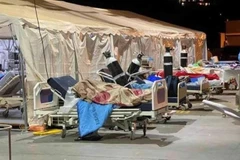 Cấp cứu bệnh nhân tại bệnh viện Steve Biko, thủ đô Pretoria, Nam Phi. (Ảnh: Phi Hùng/TTXVN).