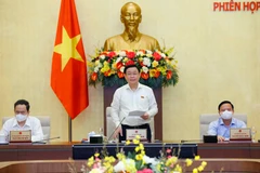 Chủ tịch Quốc hội Vương Đình Huệ phát biểu tại phiên họp thứ 2 Ủy ban Thường vụ Quốc hội. (Ảnh: Doãn Tấn/TTXVN)