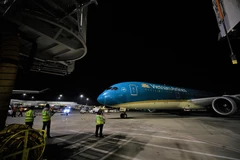 Tàu bay hạ cánh và đỗ tại sân bay quốc tế San Francisco. (Ảnh: TTXVN)