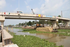 Cống âu thuyền Ninh Quới (huyện Hồng Dân, Bạc Liêu) vận hành góp phần điều tiết mặn ngọt giữa 2 tỉnh Bạc Liêu-Sóc Trăng. (Ảnh: Chanh Đa-TTXVN)