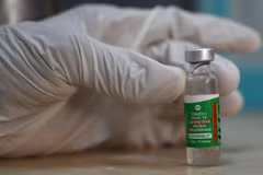 Vaccine ngừa COVID-19 tại Faridabad, Ấn Độ, ngày 4/3/2021. (Ảnh: AFP/TTXVN)