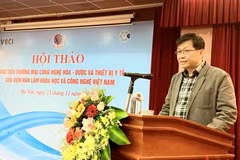 PGS-TS Phan Tiến Dũng, Trưởng Ban Ứng dụng và Triển khai công nghệ, Viện Hàn lâm Khoa học và Công nghệ Việt Nam phát biểu tại hội thảo. (Nguồn: qdnd.vn)