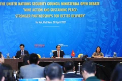 Bộ trưởng Bộ Ngoại giao Bùi Thanh Sơn chủ trì Phiên họp trực tuyến cấp bộ trưởng HĐBA LHQ về chủ đề "Khắc phục hậu quả bom, mìn và duy trì hòa bình bền vững: Tăng cường gắn kết để hiệu quả hơn." (Ảnh: Lâm Khánh/TTXVN)