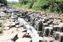 [Photo] Phát hiện suối đá cổ trên 100 triệu năm tuổi tại Gia Lai