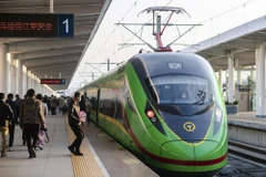 Đoàn tàu điện đa năng (EMU) của Đường sắt Trung Quốc-Lào đến Ga Đường sắt Yuxi ở Yuxi thuộc tỉnh Vân Nam, Tây Nam Trung Quốc, ngày 3/12. (Nguồn: Xinhua/AP)