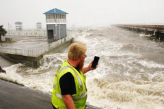 Siêu bão Ida đã đảo ngược dòng chảy của sông Mississippi. (Nguồn: Associated Press)