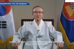 Đại sứ Hàn Quốc tại ASEAN Lim Sungnam phát biểu tại lễ kỷ niệm Ngày ASEAN-Hàn Quốc lần thứ 3 được tổ chức theo hình thức trực tuyến. Ảnh: Hữu Chiến/TTXVN)