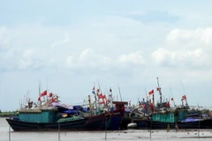 Ngư dân không “mặn mà” với thiết bị kết nối vệ tinh tàu cá