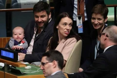 Thủ tướng New Zealand đem con tới dự họp Đại hội đồng LHQ