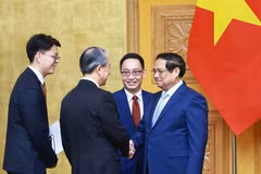 Thủ tướng Phạm Minh Chính tiếp Đại sứ Trung Quốc tại Việt Nam Hùng Ba đến chào từ biệt, kết thúc nhiệm kỳ công tác.(Ảnh: Dương Giang/TTXVN)