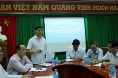 Ông Nguyễn Văn Phương, Chủ tịch HĐQT Công ty TNHH BOT Quốc lộ 1 Sóc Trăng trả lời báo chí. (Ảnh: Trung Hiếu/TTXVN)