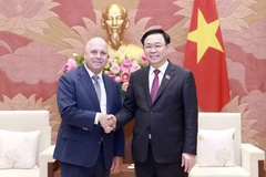 Chủ tịch Quốc hội Vương Đình Huệ tiếp Bộ trưởng Ngân khố bang Victoria, Australia. (Ảnh: Doãn Tấn/TTXVN)