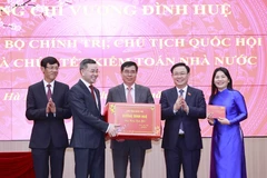 Chủ tịch Quốc hội Vương Đình Huệ thăm, chúc Tết tại Kiểm toán Nhà nước