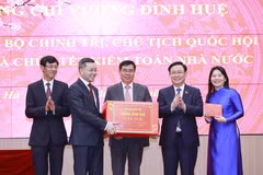 Chủ tịch Quốc hội Vương Đình Huệ thăm, chúc Tết tại Kiểm toán Nhà nước