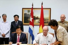 Việt Nam và Cuba nhất trí thúc đẩy hợp tác kinh tế thương mại 