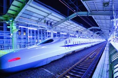 Nhật Bản mừng sinh nhật nửa thế kỷ dịch vụ tàu Shinkansen