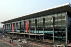 Chấn chỉnh thái độ phục vụ tại sân bay Nội Bài và Tân Sơn Nhất