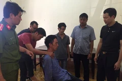 Bắt giữ đối tượng ''ngáo đá'' dùng dao, kim tiêm khống chế con tin