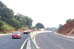 Quảng Trị: Va chạm với xe chở cát, 1 phụ nữ tử vong