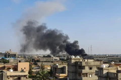 Libya: Quân đội miền Đông không kích lực lượng Chính phủ