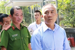 Hoãn phiên xử tổ chức mang thai hộ vì thiếu người tham gia tố tụng