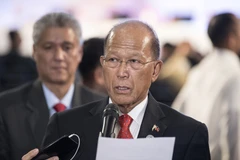 Bộ trưởng Lorenzana muốn dỡ bỏ thiết quân lập tại miền Nam Philippines