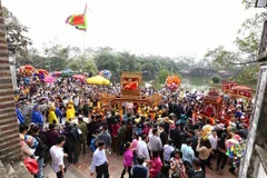 Lễ hội Cổ Loa Xuân Đinh Dậu 2017 (Ảnh: TTXVN)