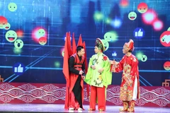 Từ trái qua: Táo Xã hội Tự Long, “cô” Đẩu Công Lý và Nam Tào Xuân Bắc. (Ảnh: VFC)