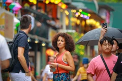 Việt Nam nói chung và Thủ đô Hà Nội nói riêng đã nhiều lần được các tạp chí quốc tế ca ngợi là nơi tốt nhất để du lịch một mình. (Ảnh: Minh Sơn/Vietnam+)