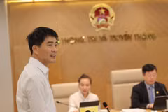 Ông Nguyễn Phong Nhã - Phó Cục trưởng Cục Viễn thông thông tin về hoạt động chuẩn hóa thông tin thuê bao di động. (Ảnh: Minh Sơn/Vietnam+)