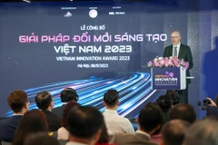 Ông Simon Milner - Phó Giám đốc Chính sách Công tại Châu Á - Thái Bình Dương của Meta phát biểu tại sự kiện. (Ảnh: Minh Sơn/Vietnam+)