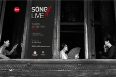 “Sống” từ những khoảnh khắc dung dị, lặng thầm