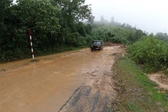 Thông đường vào hiện trường vụ sạt lở ở Đoàn Kinh tế Quốc phòng 337. (Ảnh: Quốc Dũng/TTXVN)