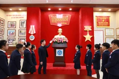 Vinh dự và tự hào với bề dày truyền thống lịch sử, vào Lễ kỷ niệm 100 năm thành lập tới đây, trường trung học cơ sở Ngô Sĩ Liên sẽ được đón nhận Huân chương Độc lập hạng Nhì. (Ảnh: Thanh Tùng/TTXVN) 