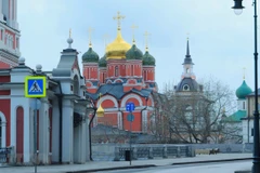 Những biện pháp quyết liệt của chính quyền thủ đô Nga về hạn chế đi lại của người dân và các phương tiện giao đông góp phần tích cực cho việc ngăn chặn sự lây lan của dịch bệnh COVID-19. (Ảnh: Hồng Quân/TTXVN)