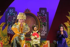 Một cảnh của vở diễn "Dạ cổ cầm thi." (Ảnh: Ánh Tuyết/TTXVN)