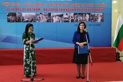 Đại sứ Marinela Petkova phát biểu tại lễ khai mạc triển lãm ảnh Việt Nam-Bulgaria: 70 năm Hữu nghị và Phát triển. (Ảnh: Minh Thu/Vietnam+)