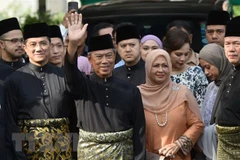 Ông Muhyiddin Yassin (thứ 2, trái, phía trước) tới lễ nhậm chức Thủ tướng Malaysia tại Kuala Lumpur, ngày 1/3/2020. (Nguồn: THX/TTXVN)
