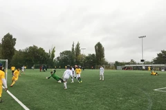 Đội bóng FC SAPA Praha thi đấu với đội Togo tại vòng bảng. (Ảnh: Trần Hiếu/Vietnam+)